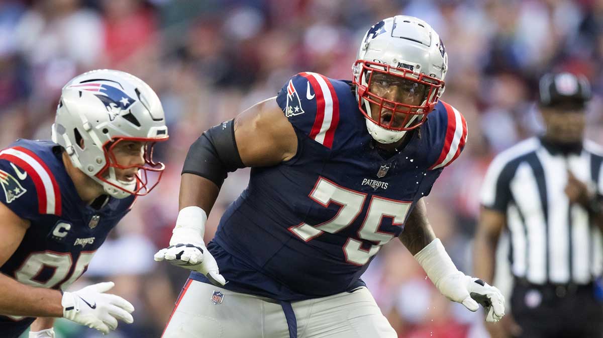 New England Patriots offensive tackle Demontrey Jacobs (75) against the Arizona Cardinals at State Farm Stadium.