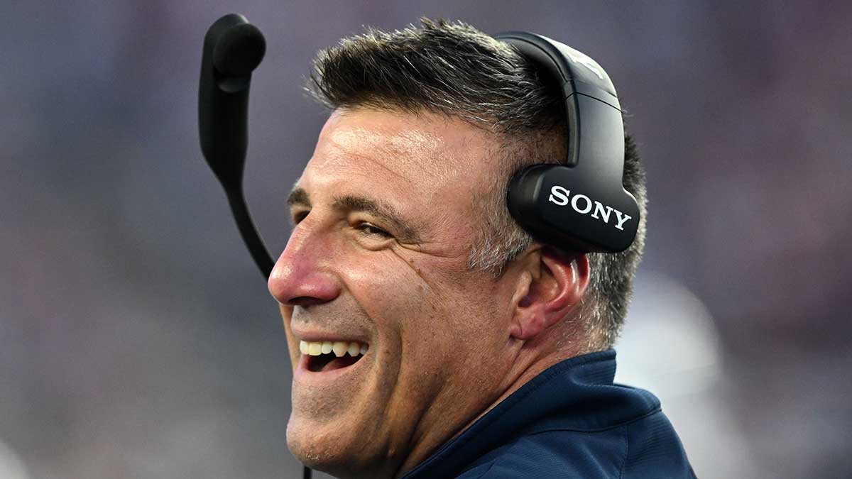 Patriots head coach Mike Vrabel reacts before a game against the Washington Commanders at Gillette Stadium