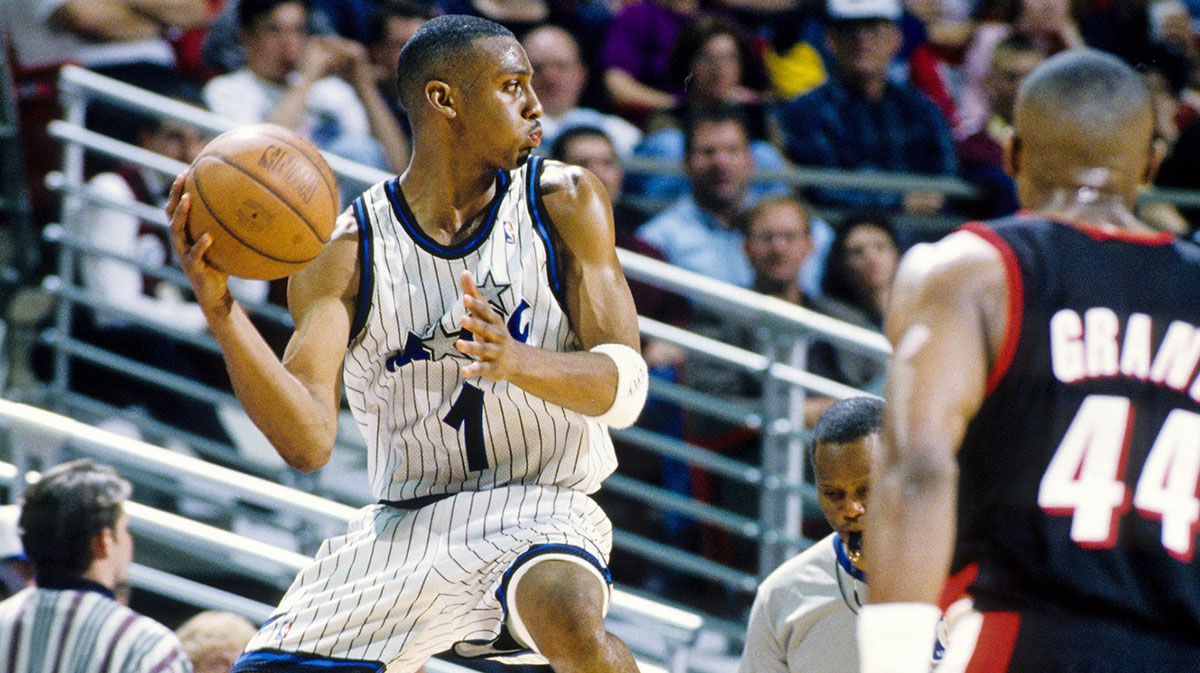 Orlando Magic guard Penny Hardaway (1) in action against Portland Trail Blazers forward Harvey Grant (44) at the Orlando Arena.