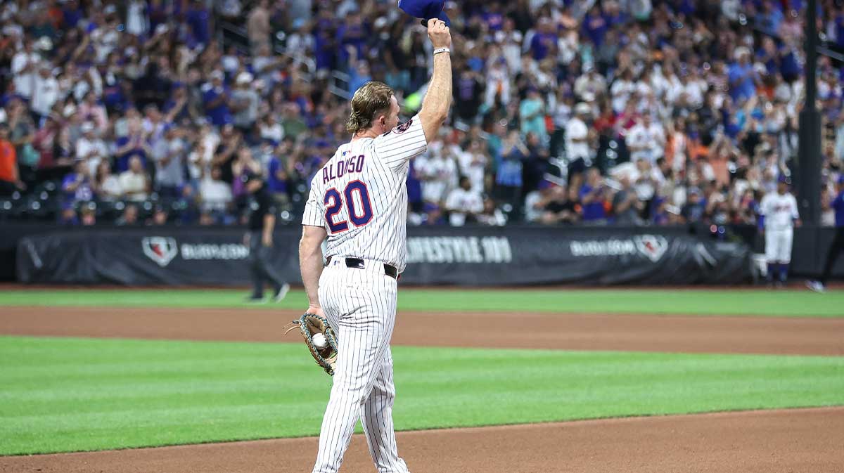 New York Mets first baseman Pete Alonso (20) waves to the crowd in the fourth inning after becoming the all-time home run franchise leader against the Atlanta Braves at Citi Field.