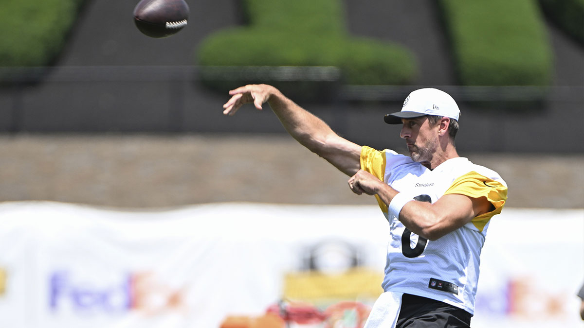 Pittsburgh Steelers quarterback Aaron Rodgers (8) participates in drills during training camp at Saint Vincent College. Mandatory Credit: Barry Reeger-Imagn Images