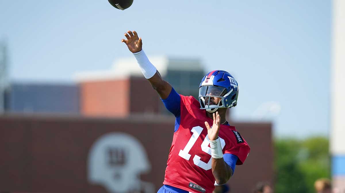 New York Giants quarterback Jameis Winston (19) throws the ball on day two of training camp at Quest Diagnostics Giants Training Center, Jul 24, 2025, East Rutherford, NJ, USA.