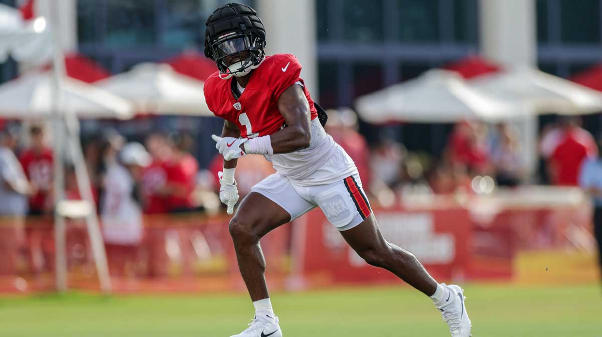Tampa Bay Buccaneers running back Rachaad White (1) participates in training camp at AdventHealth Training Center.
