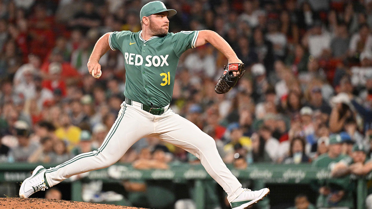 Boston Red Sox relief pitcher Liam Hendriks (31) throws against the Atlanta Braves during the ninth inning at Fenway Park.