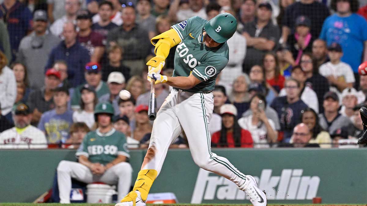 Boston Red Sox left fielder Roman Anthony (19) hits a game winning RBI against the Houston Astros during the tenth inning inning at Fenway Park.