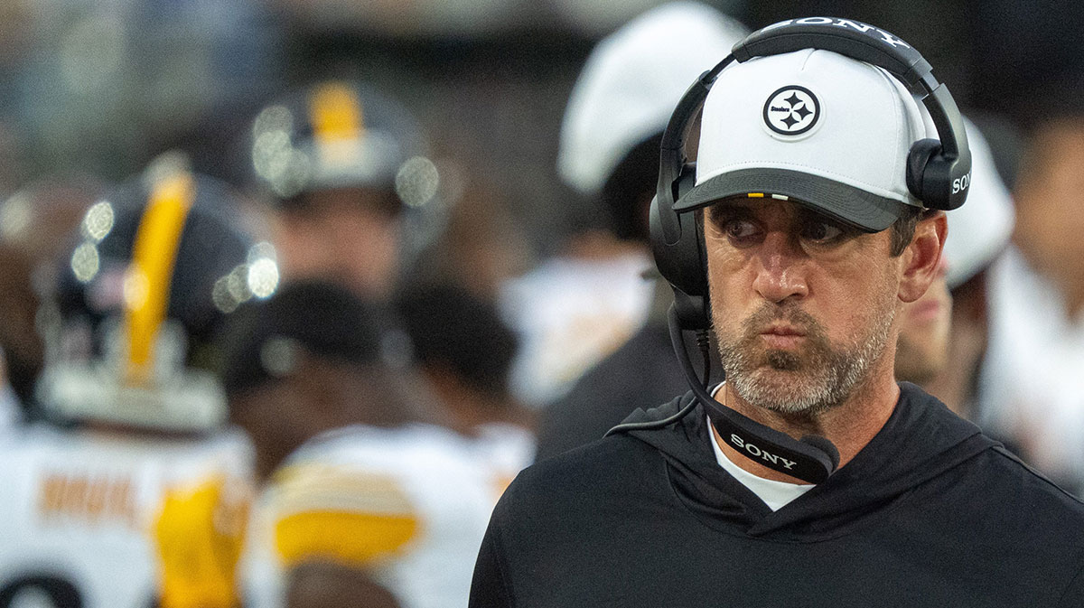 Pittsburgh Steelers quarterback Aaron Rodgers (8) walks along the sideline with a head set during the first half of the first preseason game where the Jacksonville Jaguars hosted the Pittsburgh Steelers Saturday Aug. 9, 2025, at EverBank Stadium in Jacksonville, Fla. [Doug Engle/Florida Times-Union]