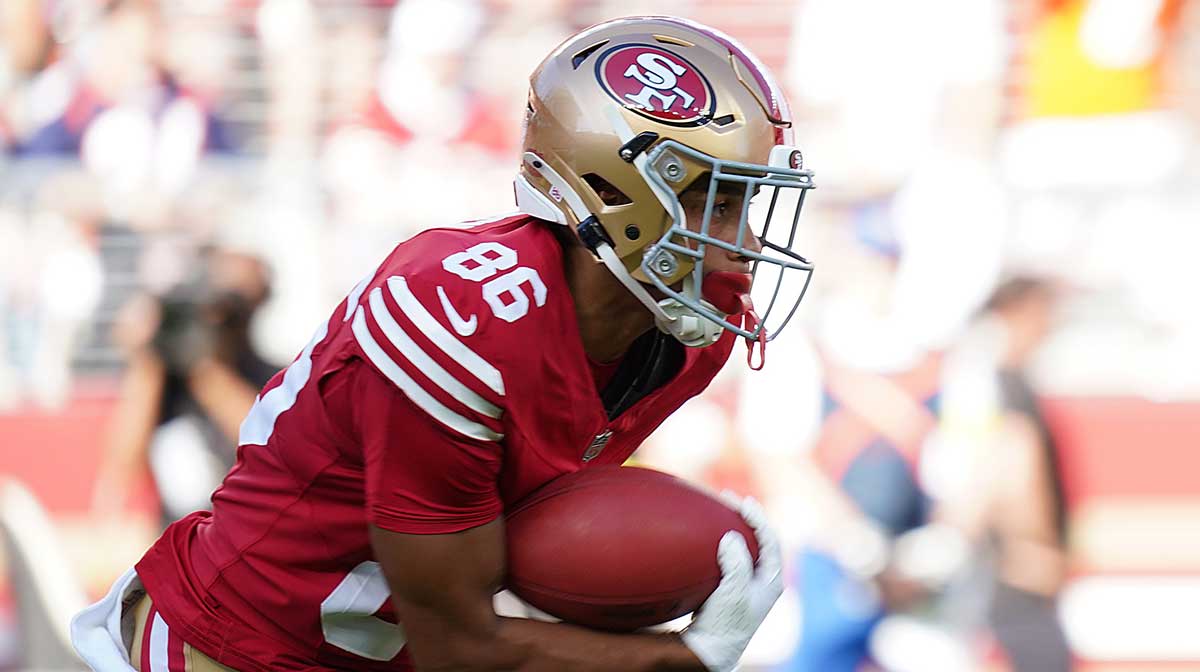 San Francisco 49ers wide receiver Junior Bergen (86) returns the kickoff in the first quarter against the Denver Broncos at Levi's Stadium.