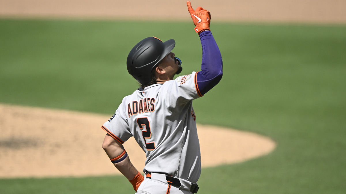 Willy Adames homers after receiving standing ovation in Brewers return