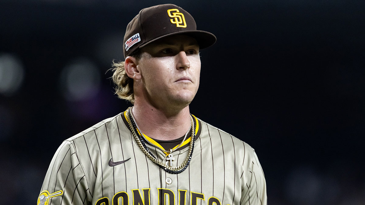 San Diego Padres pitcher Sean Reynolds against the Arizona Diamondbacks at Chase Field.