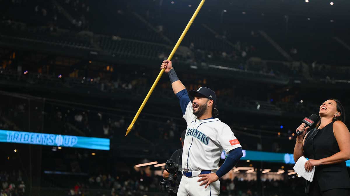 Seattle Mariners third baseman Eugenio Suarez (28) interacts with fans after the game against the Chicago White Sox at T-Mobile Park. Mandatory Credit: