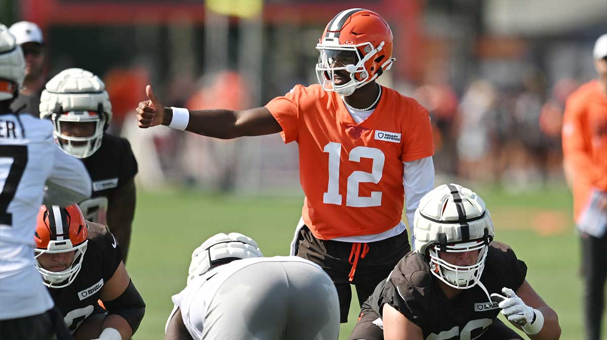 Cleveland Browns quarterback Shedeur Sanders (12) runs the offense during training camp at CrossCountry Mortgage Campus.
