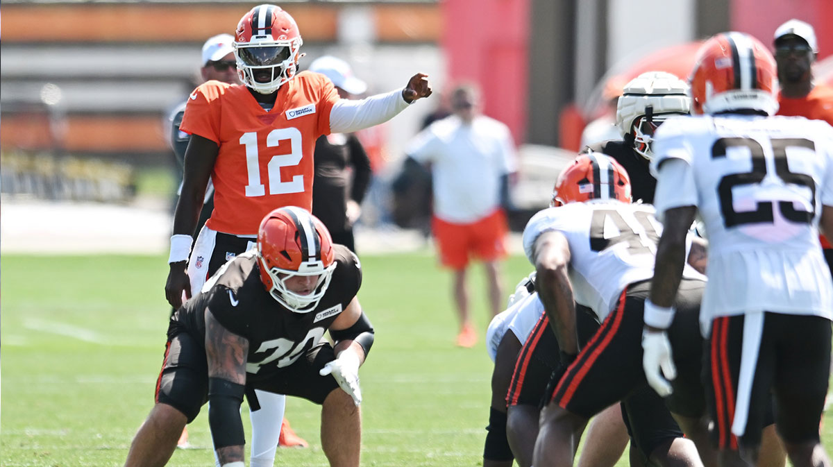Cleveland Browns quarterback Shedeur Sanders (12) runs the offense during training camp at CrossCountry Mortgage Campus.