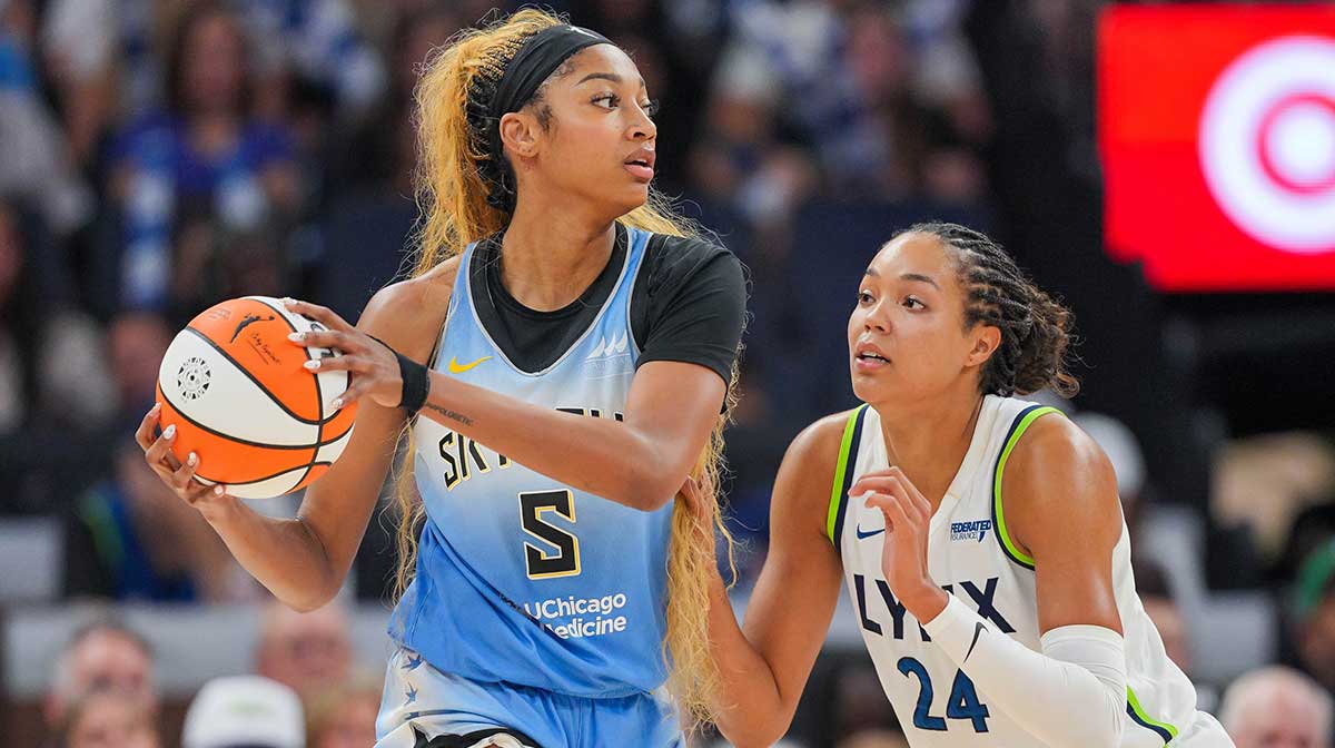 Sky forward Angel Reese (5) in the fourth quarter at Target Center