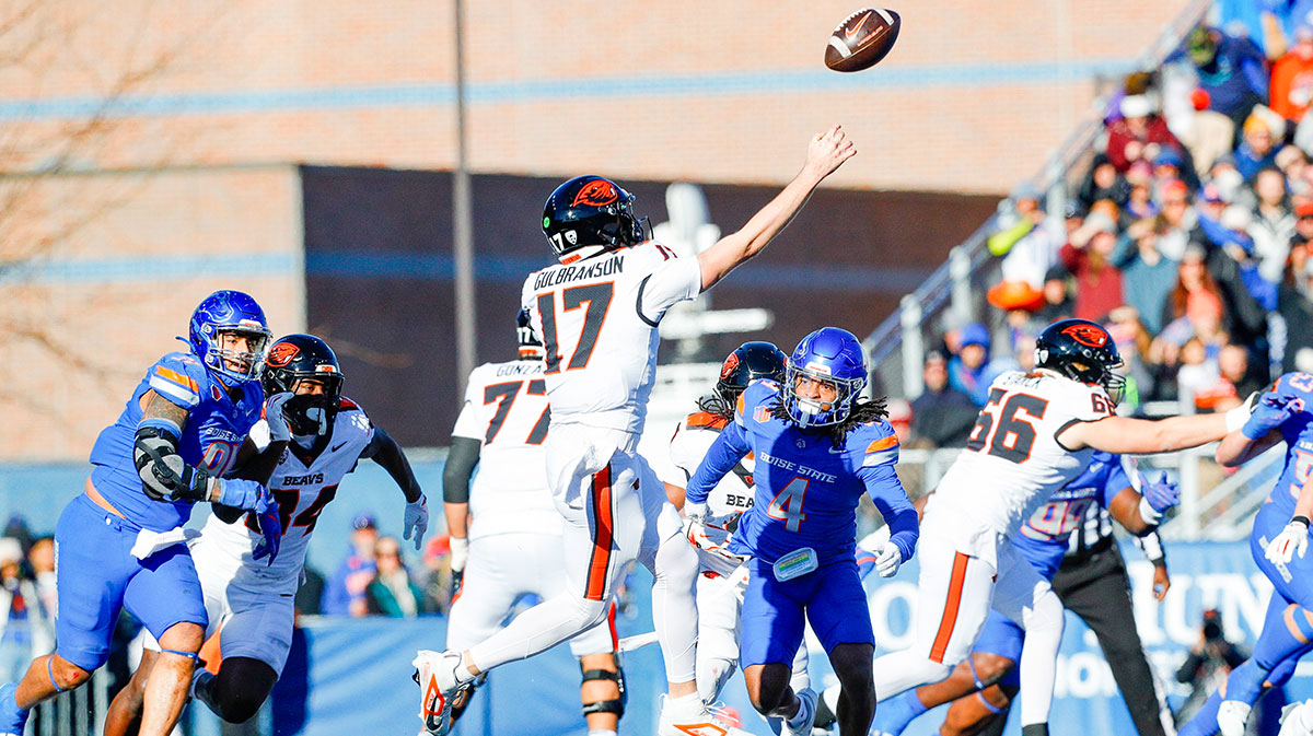 Oregon State Beavers quarterback Ben Gulbranson (17) during the second half against the Boise State Broncos at Albertsons Stadium. Boise State defeats Oregon State 34-18.