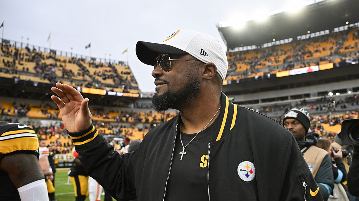 Pittsburgh Steelers head coach Mike Tomlin leaves the field following their game against the Kansas City Chiefs at Acrisure Stadium.