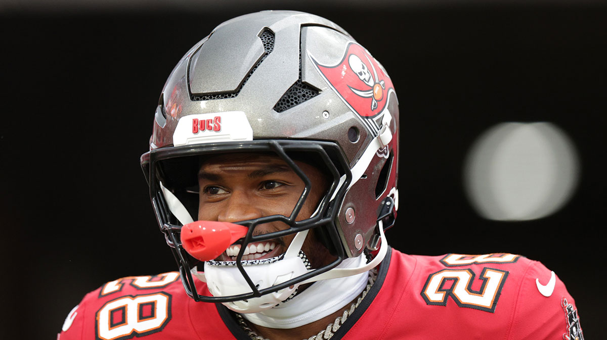 Tampa Bay Buccaneers safety Shilo Sanders (28) takes the field for warmups before a preseason game against the Tennessee Titans at Raymond James Stadium.