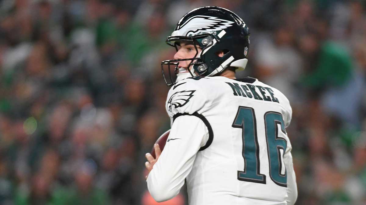 Philadelphia Eagles quarterback Tanner McKee (16) looks for a receiver against the Cincinnati Bengals at Lincoln Financial Field.
