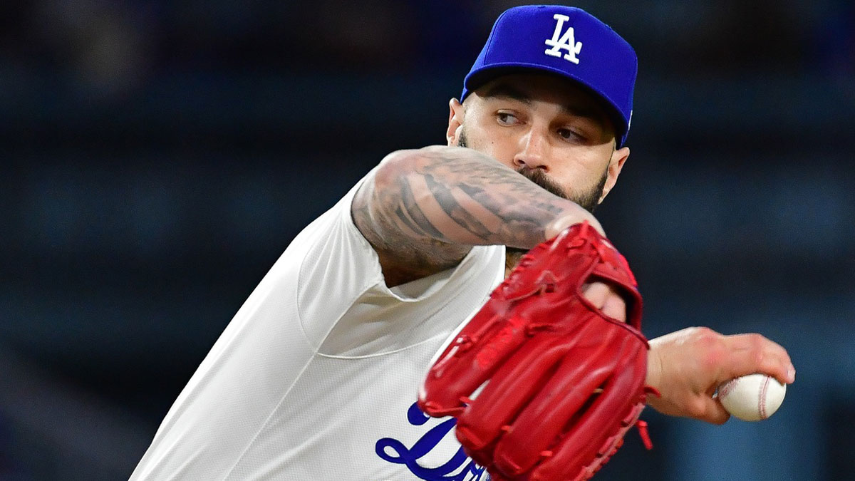 Tanner Scott faces hitters for first time since suffering injury