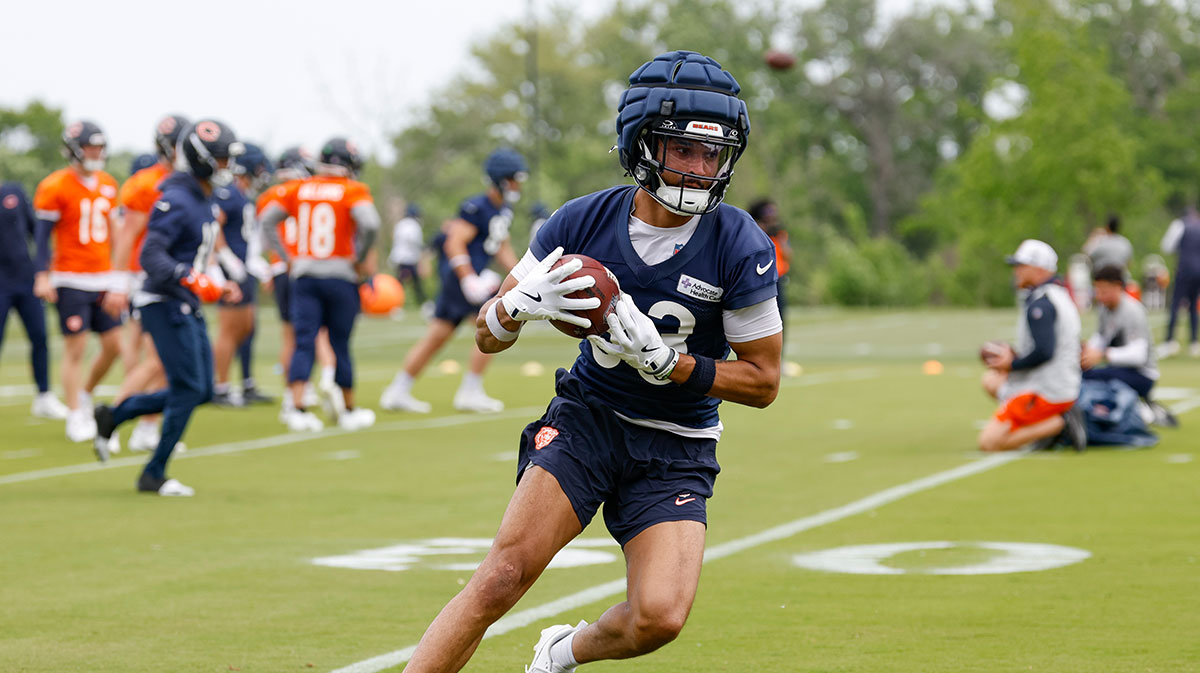 Chicago Bears wide receiver Samori Toure (83) runs with the ball during minicamp at Halas Hall