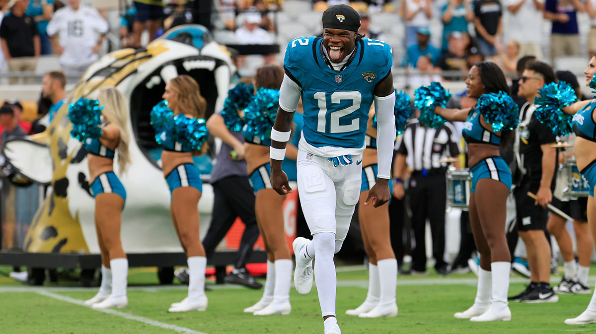 Jacksonville Jaguars wide receiver Travis Hunter (12) runs on the field before an NFL preseason matchup against the Pittsburgh Steelers of an NFL preseason matchup at EverBank Stadium, Saturday, Aug. 9, 2025 in Jacksonville, Fla.