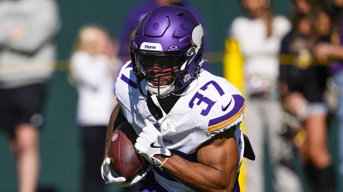 Minnesota Vikings running back Myles Gaskin (37) during warmups prior to the game against the Green Bay Packers at Lambeau Field.