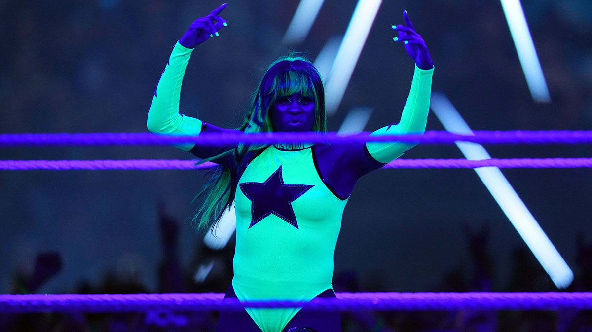 WWE’s Becky Lynch disses ‘irresponsible’ Naomi after pregnancy announcement