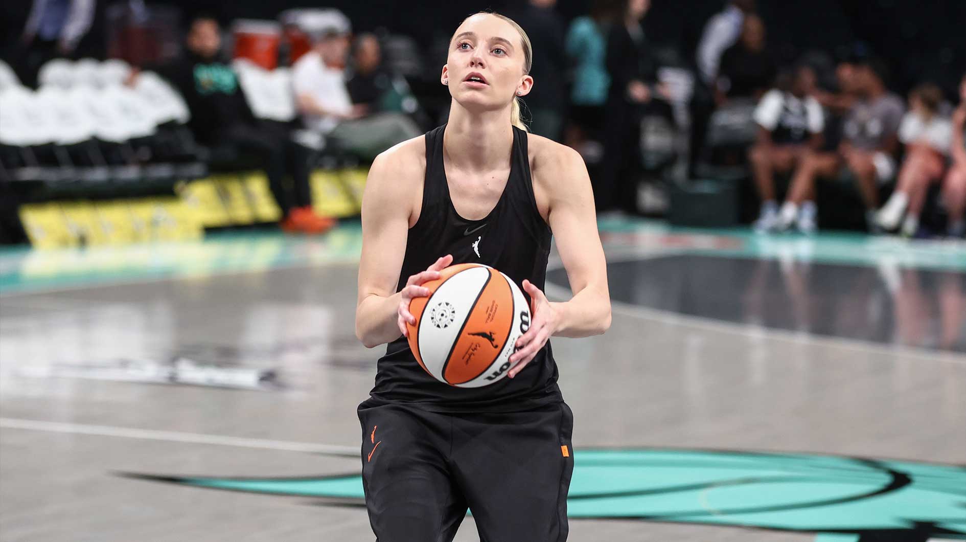 Wings’ Paige Bueckers suffers injury scare vs. Liberty