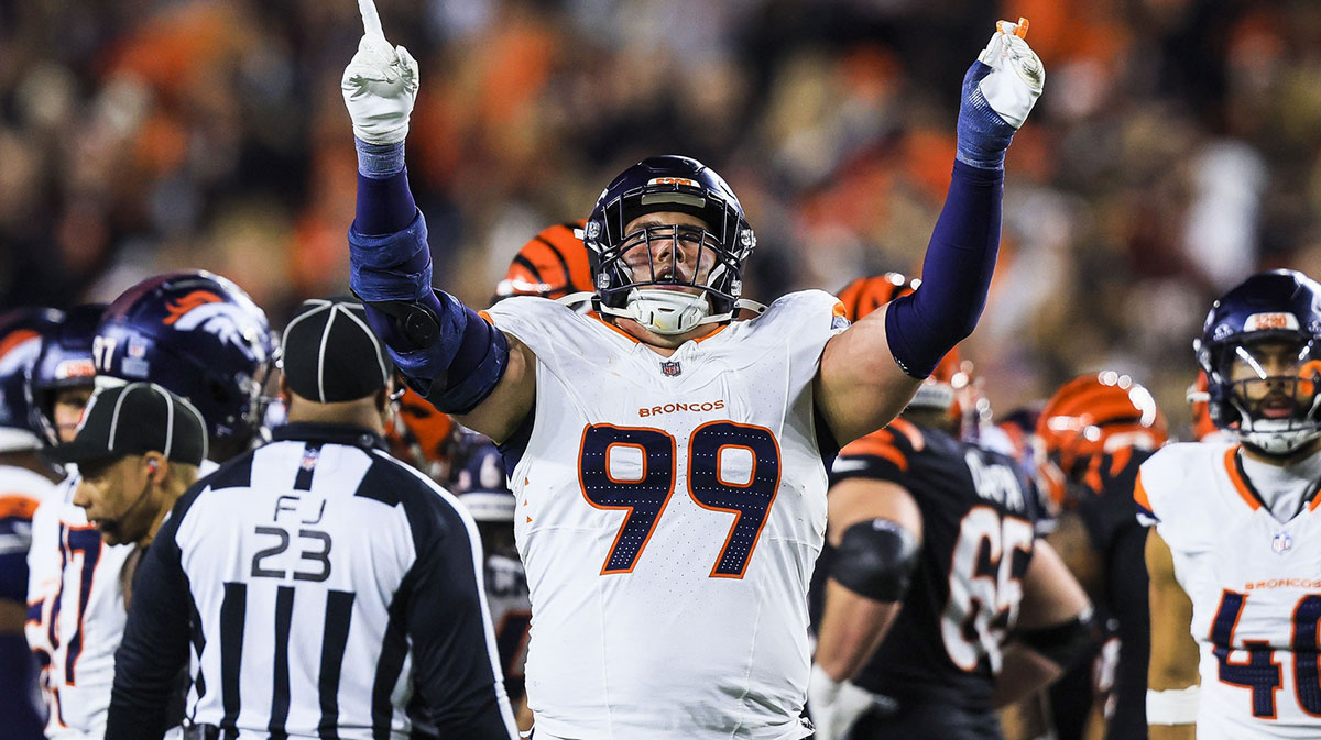 Denver Broncos defensive end Zach Allen (99) reacts after a play against the Cincinnati Bengals in the second half at Paycor Stadium.