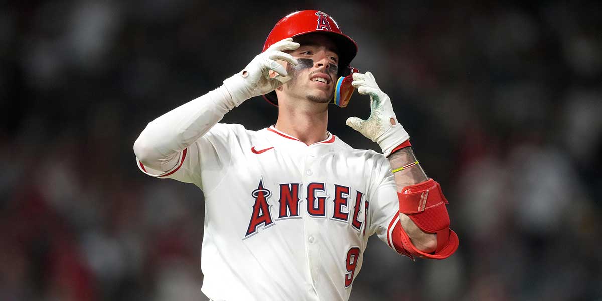 Angels SS Zach Neto removed from Reds game amid injury concern