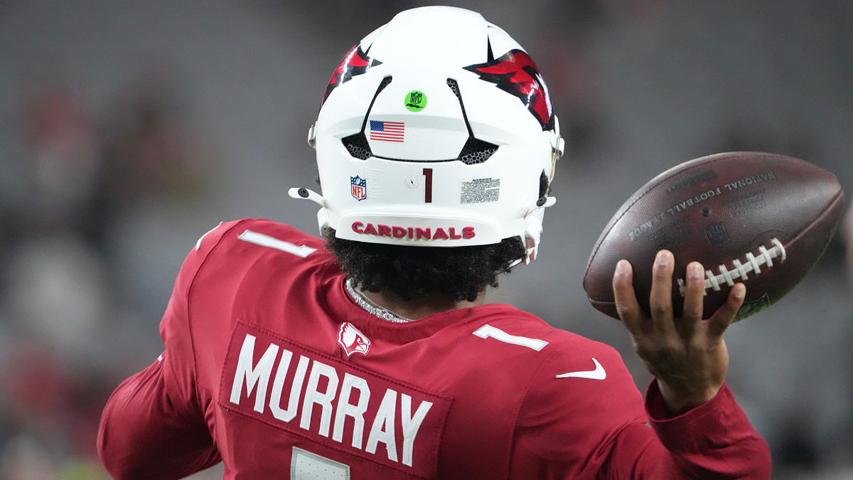 Arizona Cardinals quarterback Kyler Murray (1) warms up before the game against the Las Vegas Raiders at State Farm Stadium.