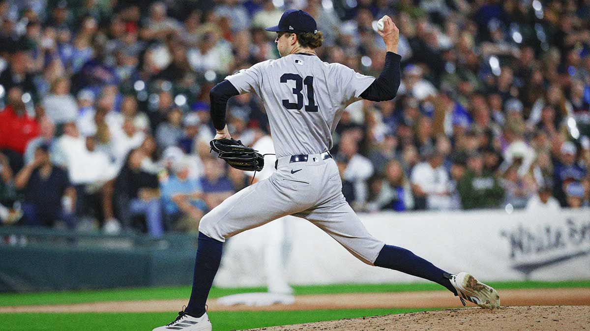 New York Yankees starting pitcher Cam Schlittler (31) delivers a pitch against the Chicago White Sox during the sixth inning at Rate Field. Mandatory Credit: Kamil Krzaczynski-Imagn Images