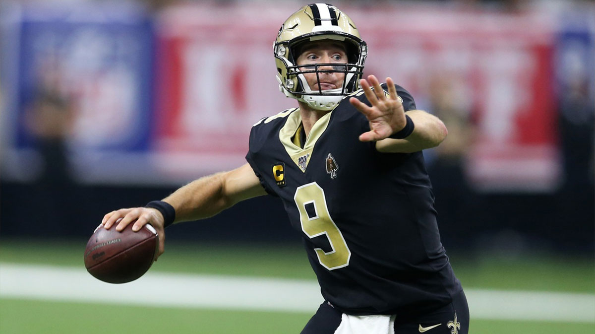 New Orleans Saints quarterback Drew Brees (9) throws a pass in the second half against the Houston Texans at the Mercedes-Benz Superdome. 