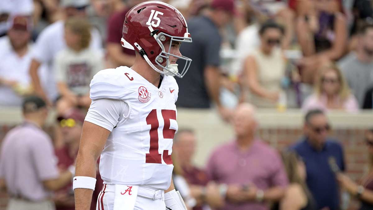 Alabama Crimson Tide quarterback Ty Simpson (15) during warmups before the game between the Florida State Seminoles and the Alabama Crimson Tide at Doak S. Campbell Stadium.