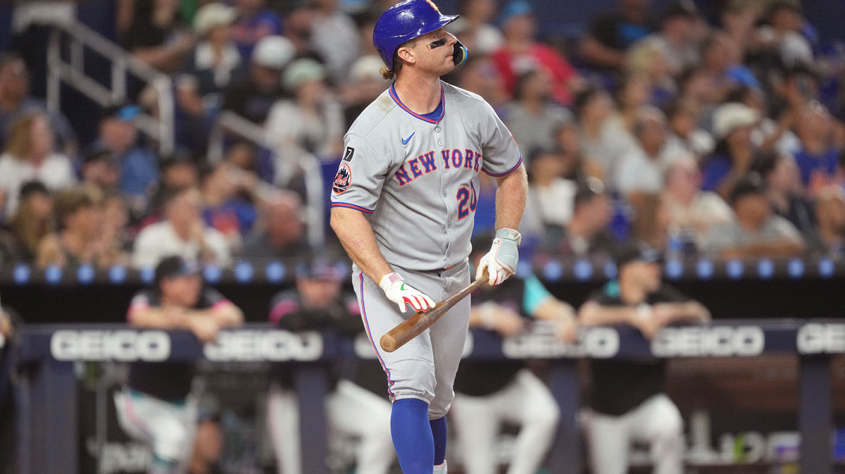  New York Mets first baseman Pete Alonso (20) watches his solo home run against the Miami Marlins in the third inning at loanDepot Park.