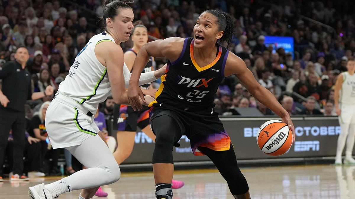Phoenix Mercury forward Alyssa Thomas (25) drives on Minnesota Lynx forward Napheesa Collier (24) during game three of the second round for the 2025 WNBA Playoffs at PHX Arena.