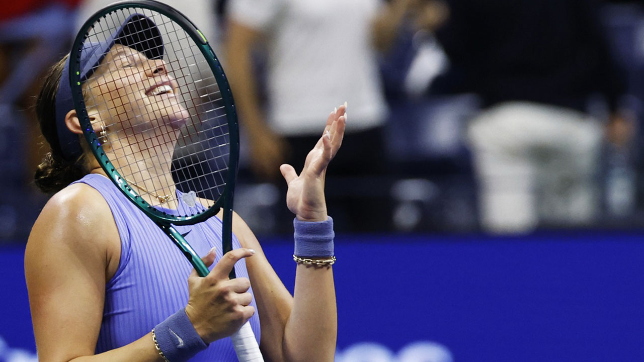 Amanda Anisimova becomes youngest since Williams sisters with Naomi Osaka takedown at US Open