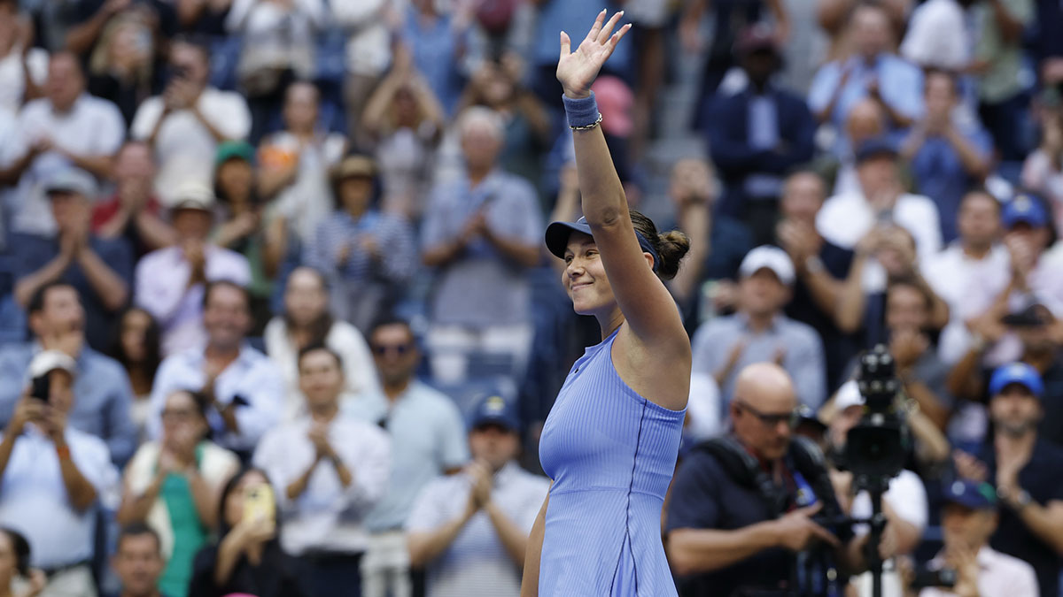 Amanda Anisimova (USA) waves to the crowd after her match against Iga Swiatek (POL) (not pictured) on day eleven of the 2025 US Open tennis championships at USTA Billie Jean King National Tennis Center.