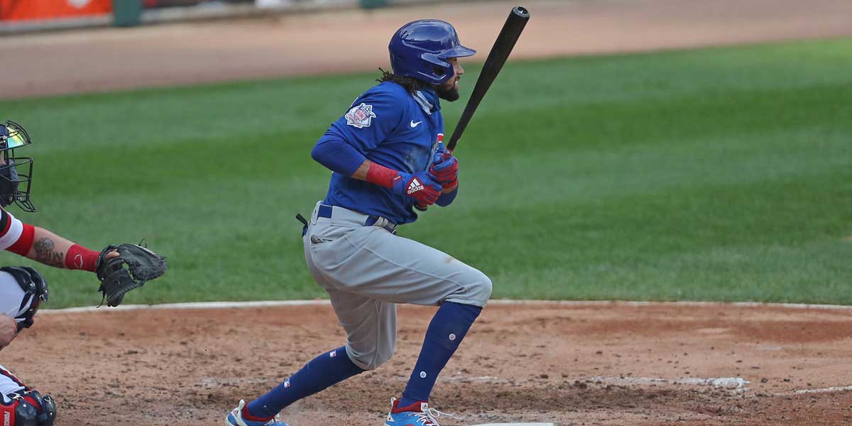 Chicago Cubs center fielder Billy Hamilton (6) hits a single during the seventh inning against the Chicago White Sox at Guaranteed Rate Field.
