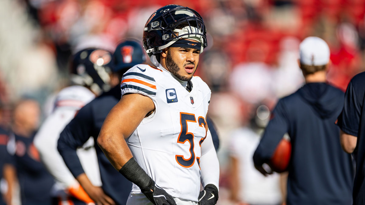 Chicago Bears linebacker T.J. Edwards (53) warms up before the game against the San Francisco 49ers at Levi's Stadium.