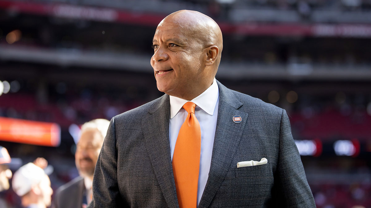 Chicago Bears president and ceo Kevin Warren against the Arizona Cardinals at State Farm Stadium.