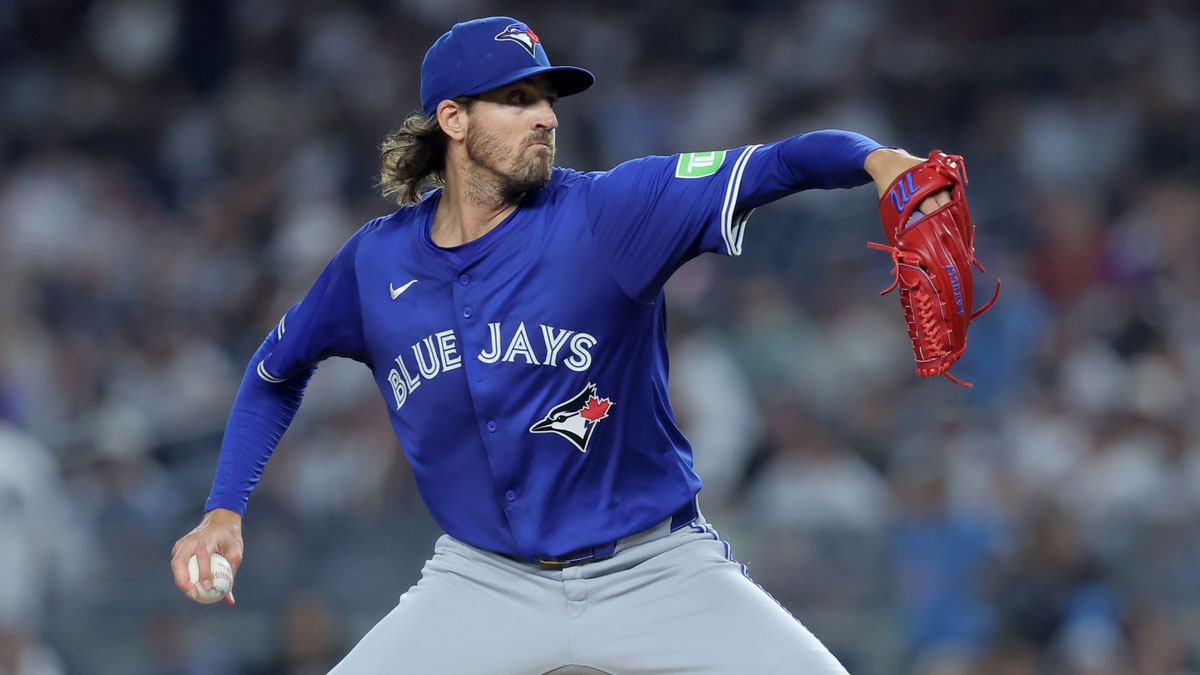 Toronto Blue Jays starting pitcher Kevin Gausman (34) pitches against the New York Yankees during the first inning at Yankee Stadium.