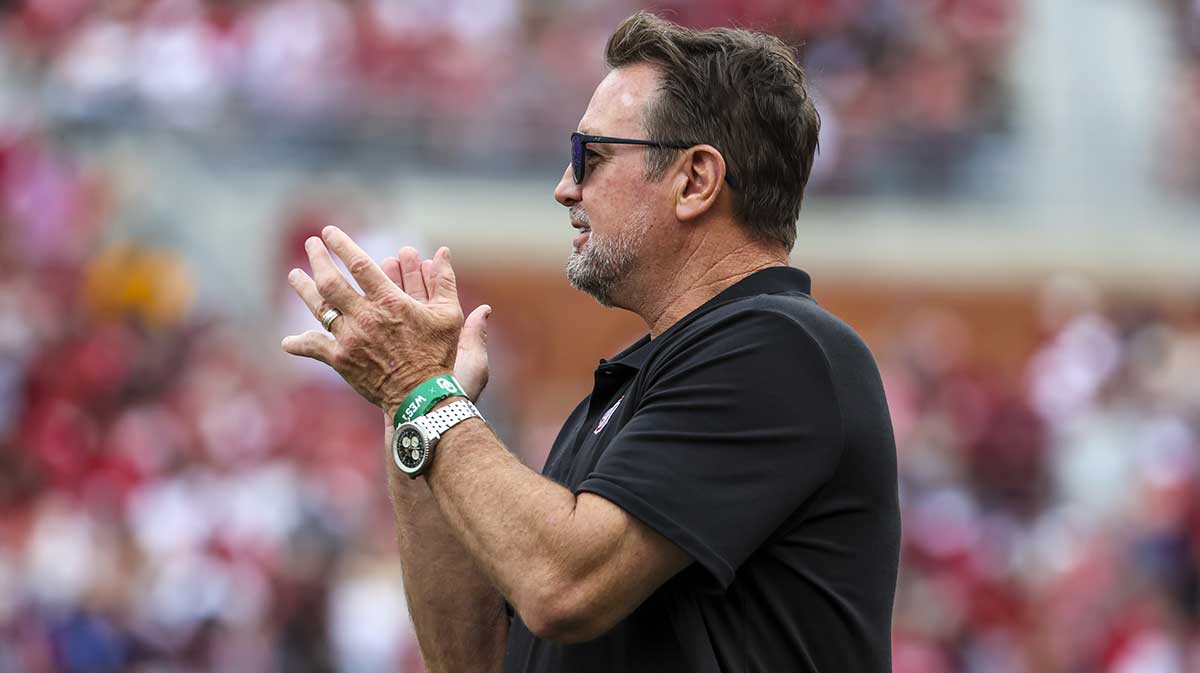 Oklahoma Sooners former head coach Bob Stoops during the spring game at Gaylord Family Oklahoma Memorial Stadium.