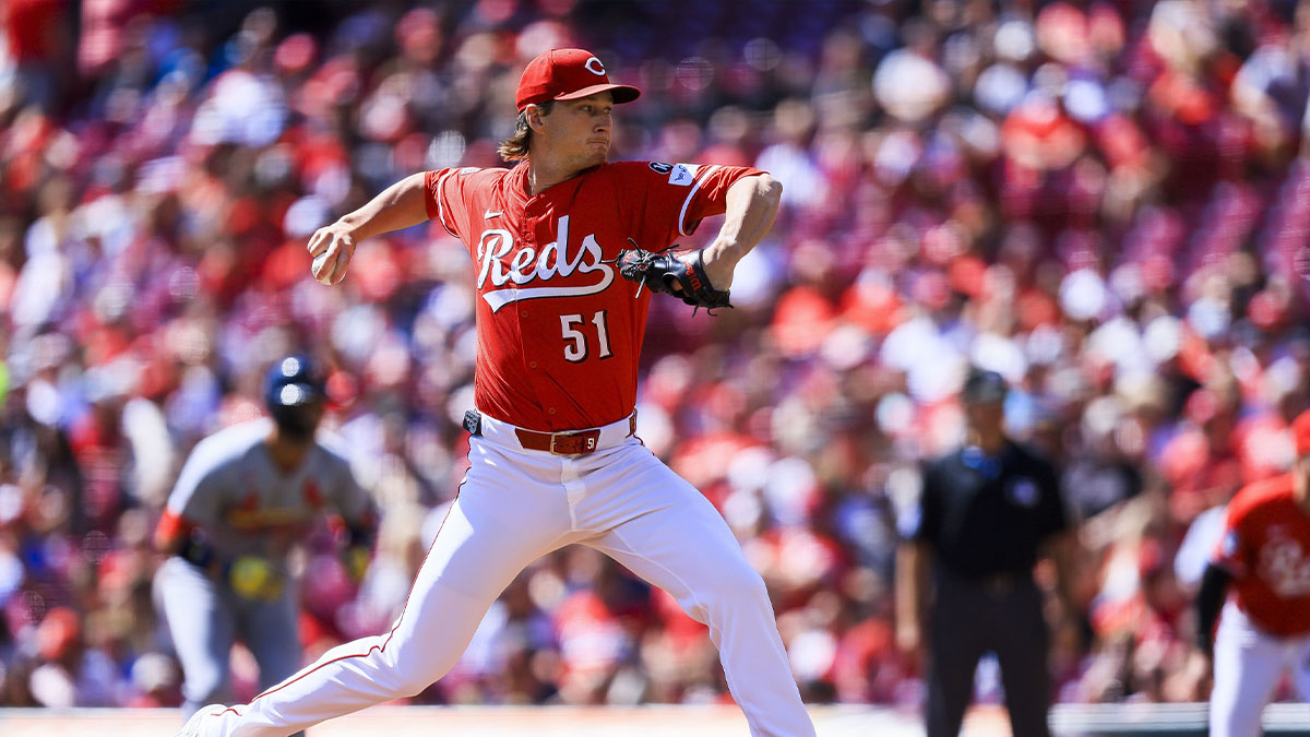 Cincinnati Reds pitcher Brady Singer (51) delivers a pitch in the first inning of a MLB game between the Cincinnati Reds and New York Mets, Saturday, Sept. 6, 2025, at Great American Ball Park in downtown Cincinnati.