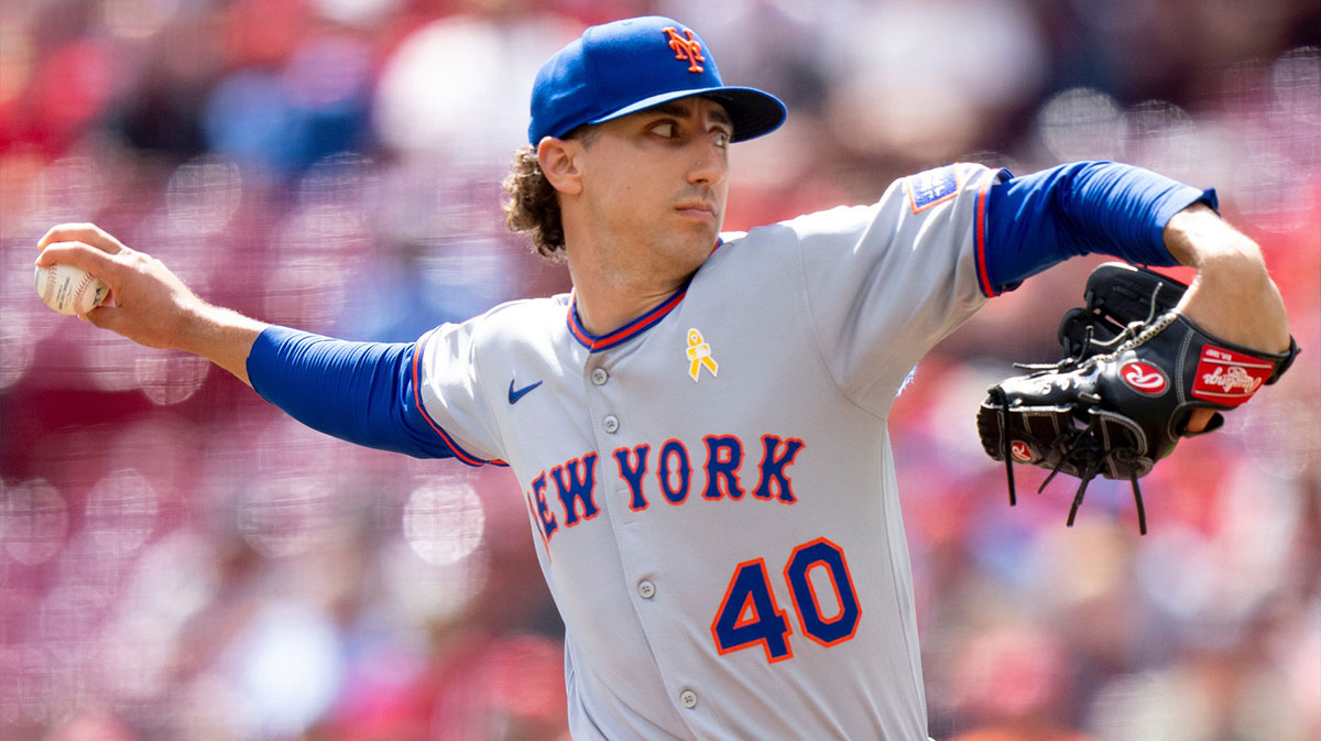 New York Mets pitcher Brandon Sproat (40) pitches in the first inning between Cincinnati Reds and New York Mets at Great American Ball Park in Cincinnati