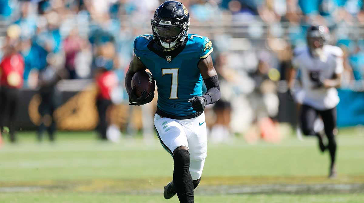 Jacksonville Jaguars wide receiver Brian Thomas Jr. (7) sprints on a catch and run during the fourth quarter of an NFL football matchup at EverBank Stadium, Sunday, Sept. 21, 2025, in Jacksonville, Fla. The Jaguars defeated the Texans 17-10. [Corey Perrine/Florida Times-Union]
