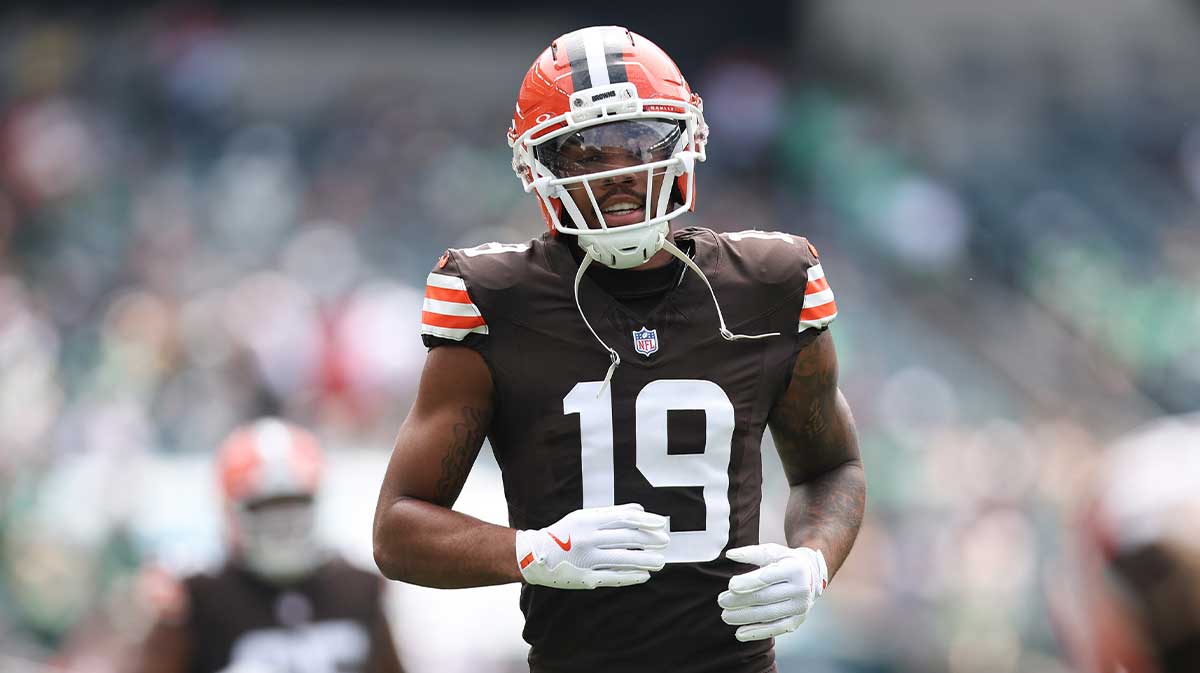 Cleveland Browns wide receiver Cedric Tillman (19) in a game against the Philadelphia Eagles at Lincoln Financial Field.