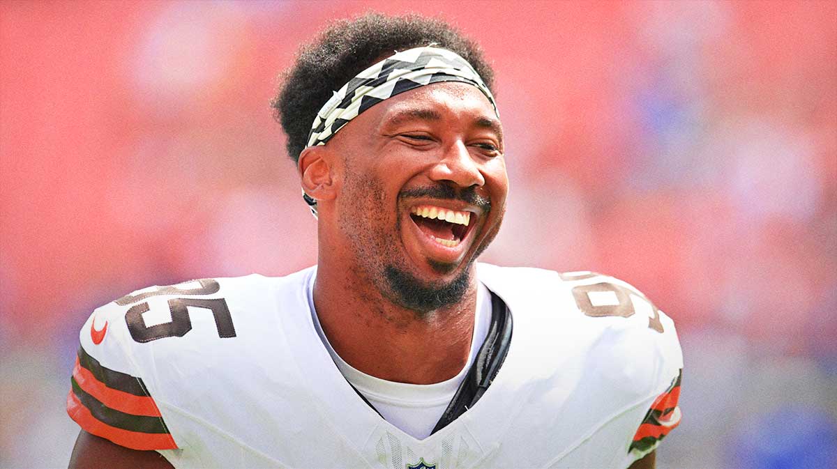 Cleveland Browns defensive end Myles Garrett (95) leaves the field before the game between the Browns and the Los Angeles Rams at Huntington Bank Field.