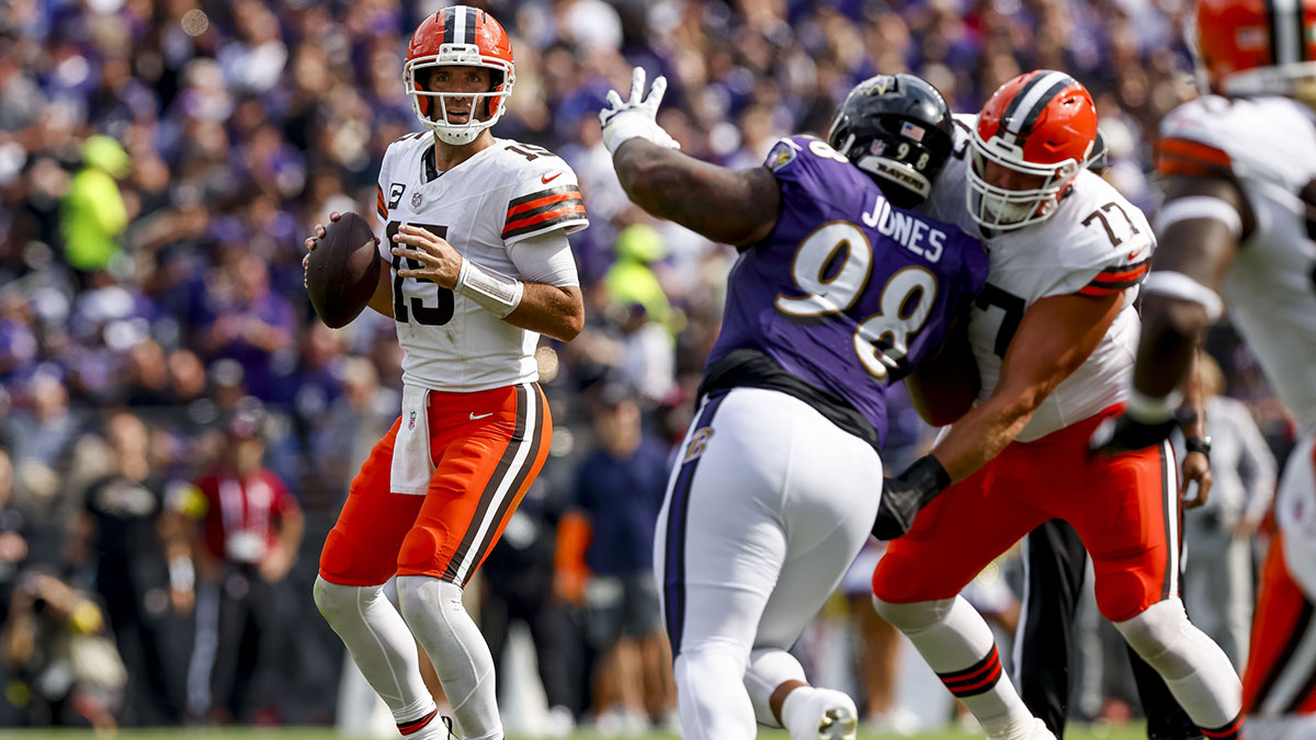 Cleveland Browns quarterback Joe Flacco (15) looks to make a pass during the third quarter at M&T Bank Stadium.
