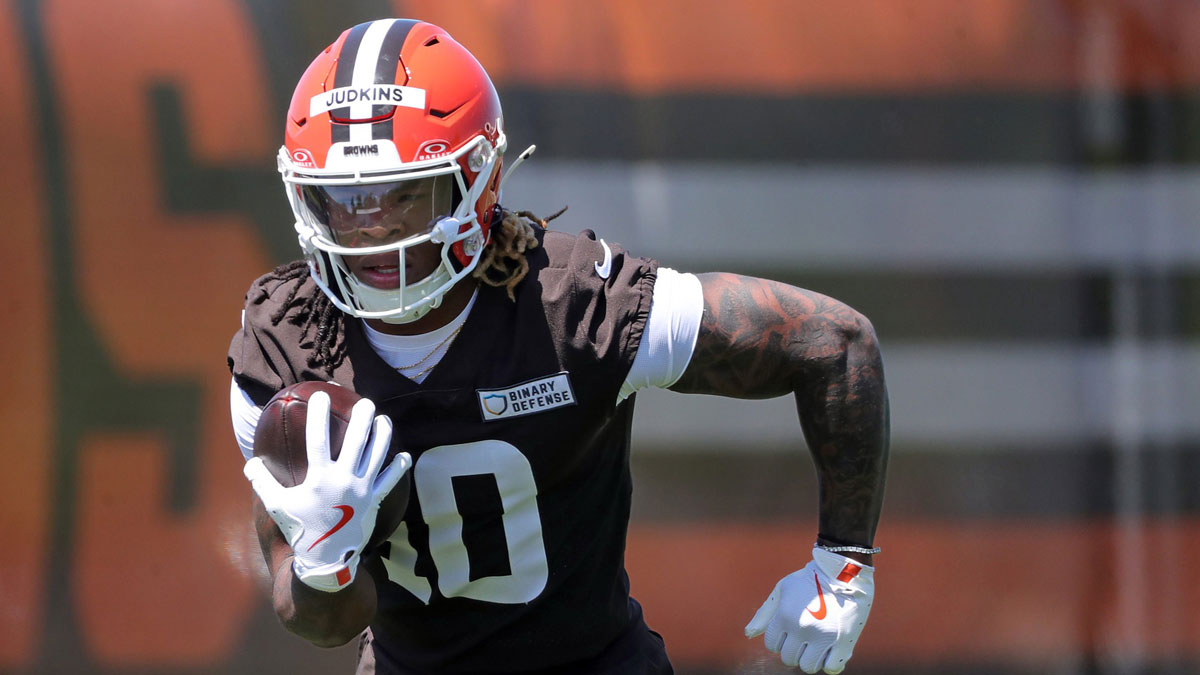 Cleveland Browns running back Quinshon Judkins runs during a Browns rookie minicamp drill at the team's training facility May 9, 2025, in Berea, Ohio.