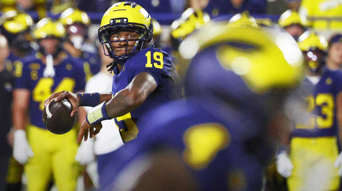 Michigan Wolverines quarterback Bryce Underwood (19) passes in the second half against the New Mexico Lobos at Michigan Stadium.